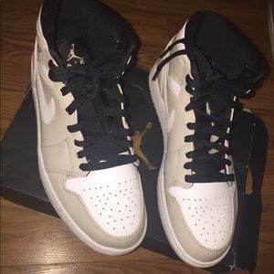 ‘Desert Sand’ Retro 1s